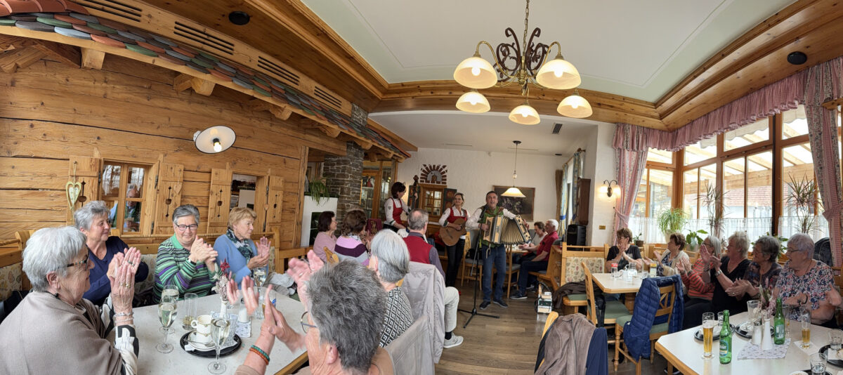Stoani Café Busgruppen