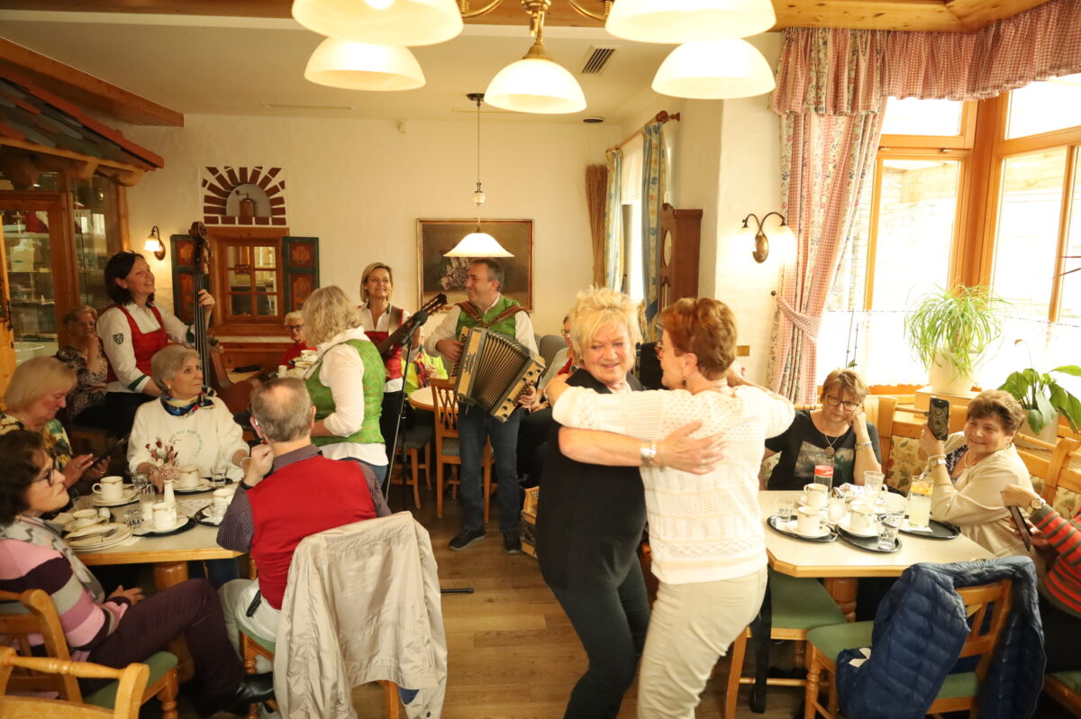 Stoani Haus Musi im Café in Gasen